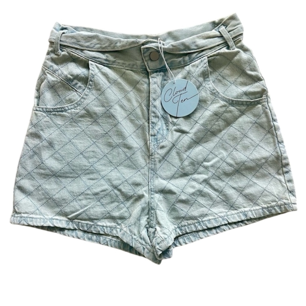 NEW! Light Wash Fold-Over High Waisted Quilted Jean Festival Shorts M